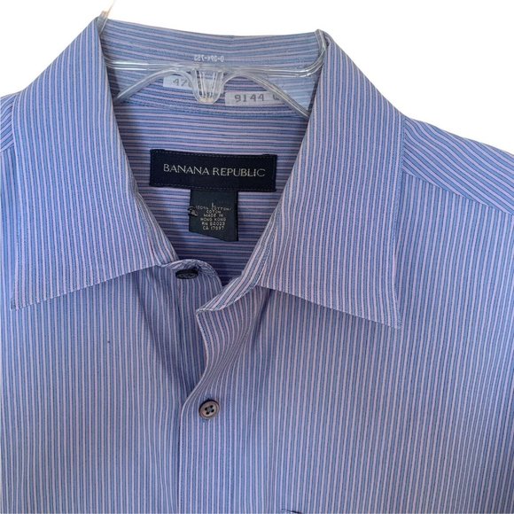 Banana Republic Large Blue Pink Striped Button Up Shirt Cotton Mens Work Casual - Picture 2 of 4